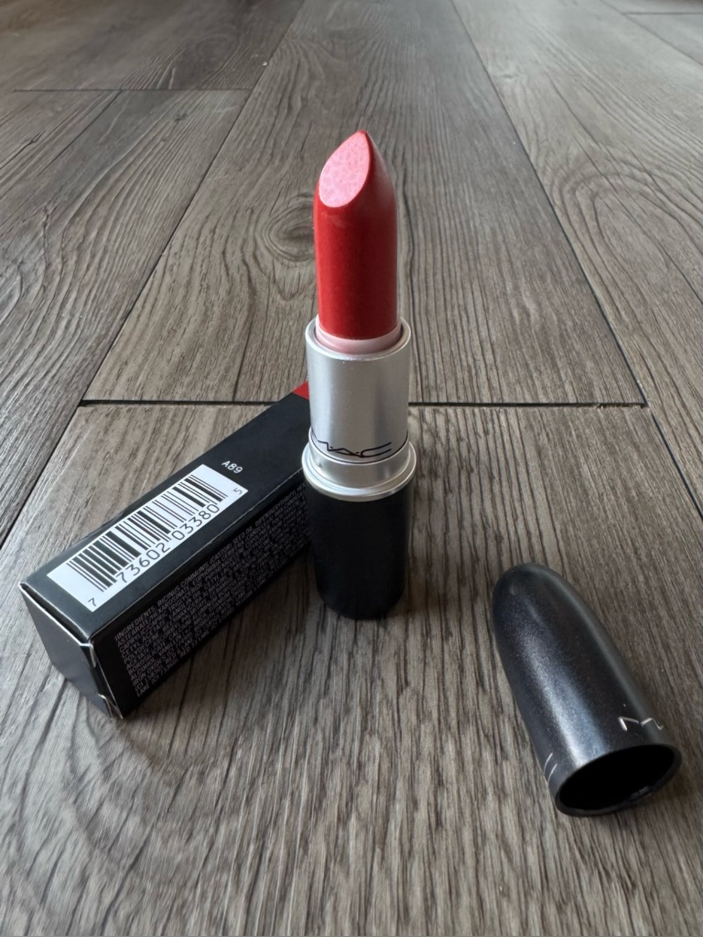 MAC Lady Bug Lipstick | Original Lustre Formula | NIB - Picture 5 of 6